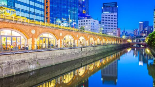 東京千代田区めぐり　古書と学生の街　神田神保町