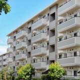 【中古マンション価格高騰の裏側】“高齢”マンションに潜むリスクと富裕層投資家が知っておくべきこと | 千代田区マンション情報館 売却購入