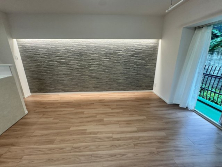 【秀和高輪レジデンス】ヴィンテージレジデンスの2階・角住戸にて、2025年9月にフルリフォームを完了したばかりのモダンな1LDK