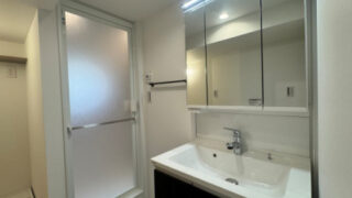 秀和高輪レジデンス｜17帖の広々LDKと充実設備。リフォームで生まれ変わった2階角部屋の快適空間