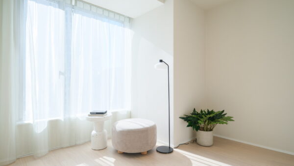 【ザ・レジデンス三田】港区三田の由緒ある高台に、圧倒的な品格を纏って佇むプレミアムタワー