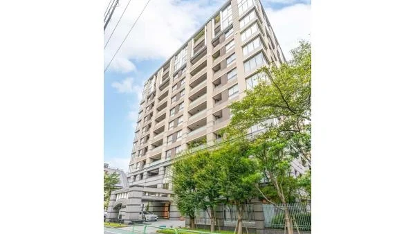 【三番町パークテラス桜苑 10階】10階・南西向き｜105㎡超の2LDKリフォーム済邸宅