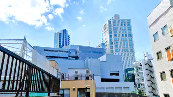 【ヴェラハイツ赤坂】乃木坂駅徒歩2分。港区赤坂9丁目×角住戸×全室採光。